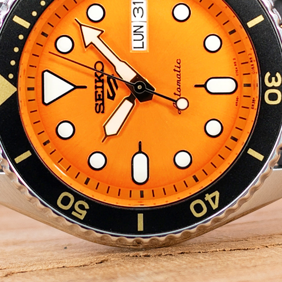 Top 10 Amazing Orange Watches For this Summer