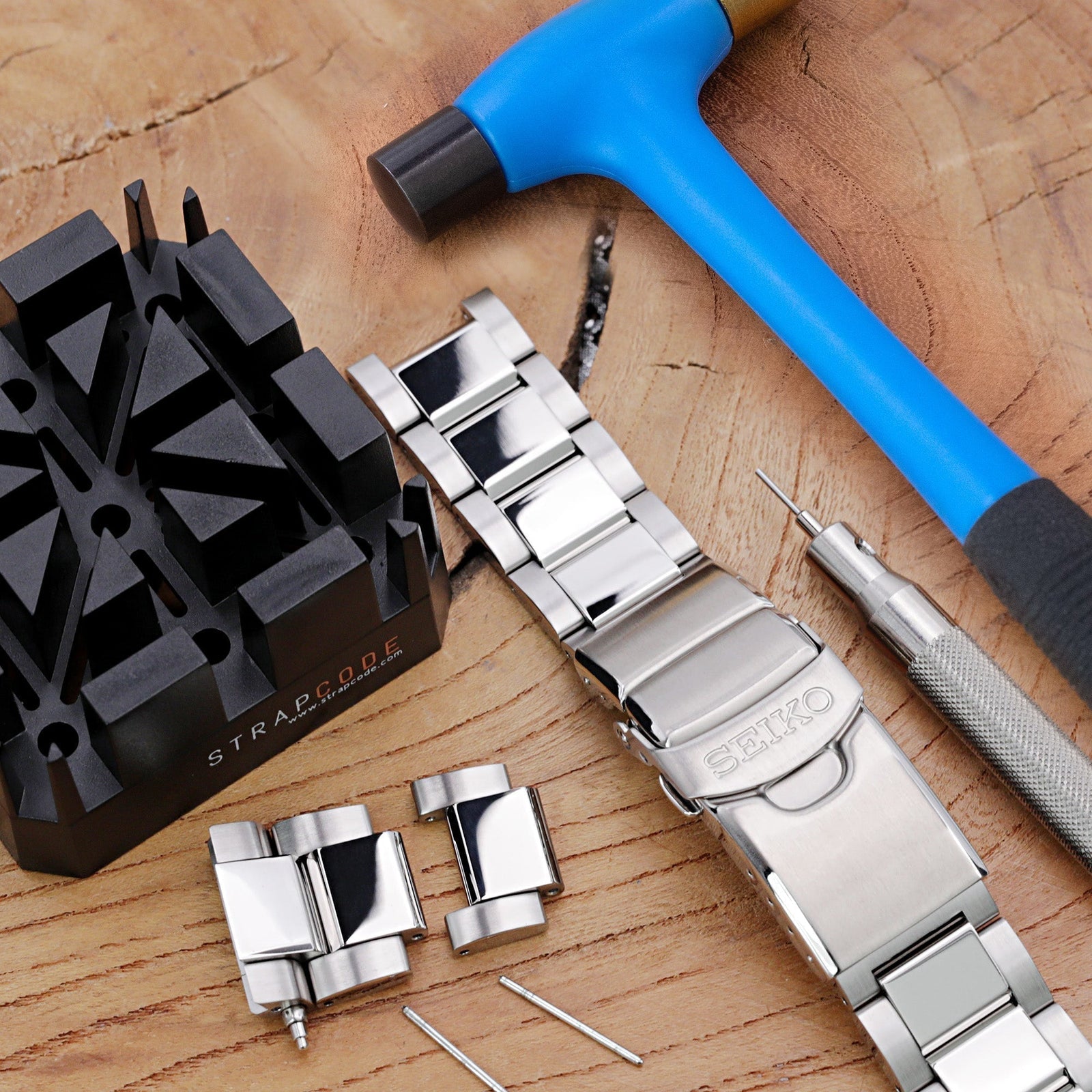 Strapcode introduce How to Change & Shorten a Seiko Watch Band 