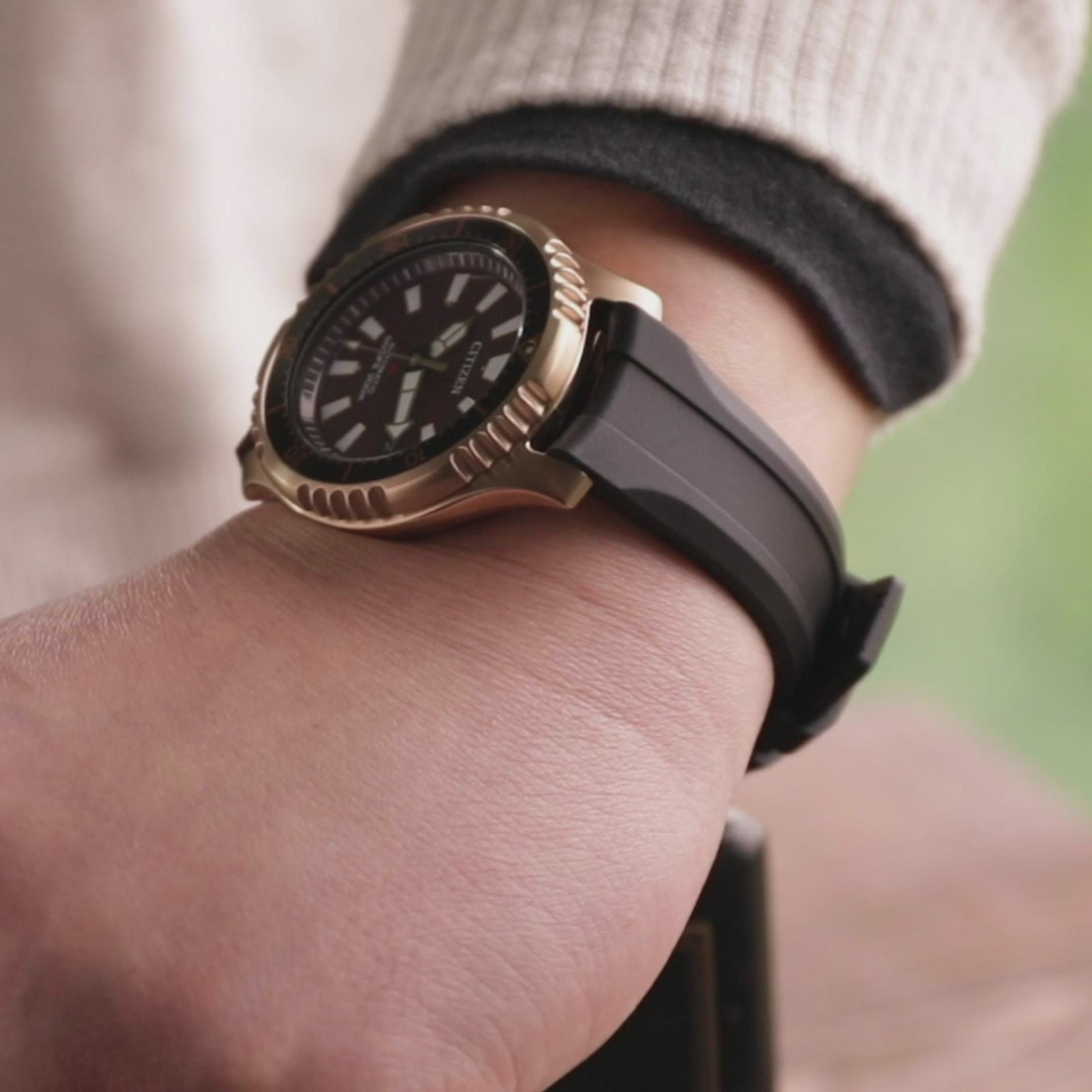 20mm Wheels Resilient Curved End FKM Rubber watch strap, Black