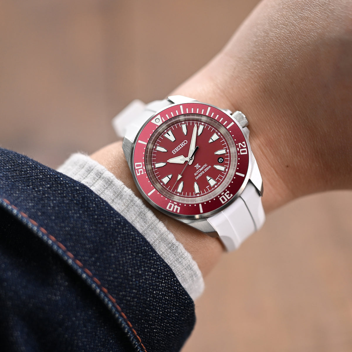 20mm Wheels Resilient Curved End FKM Rubber watch strap, White