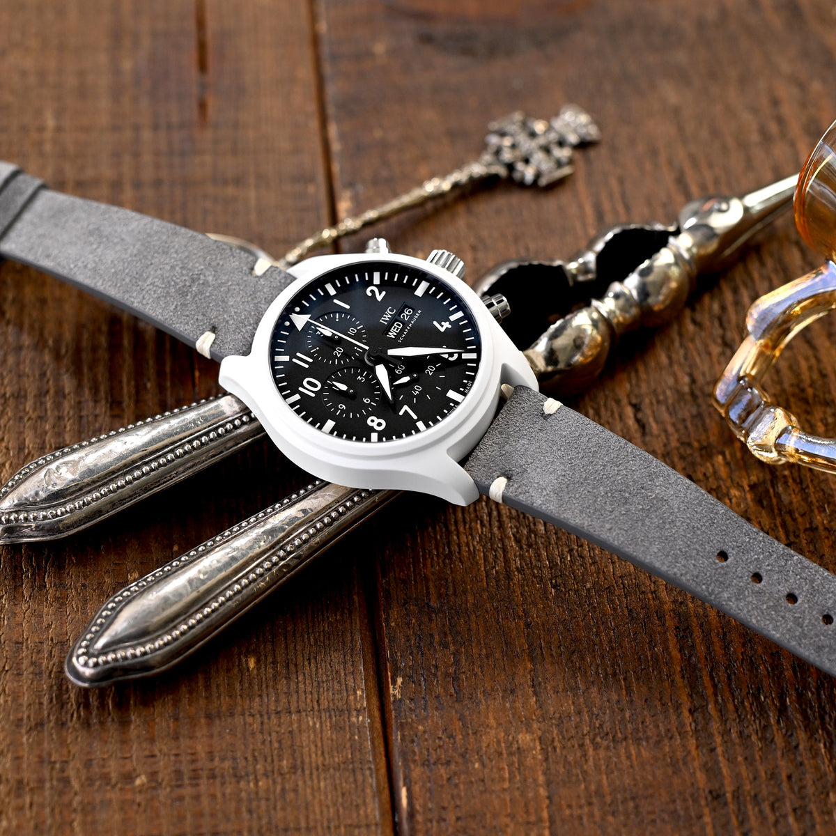 Q.R. Correa de reloj de ante gris 19mm a 22mm Banda de cuero con costura beige.
