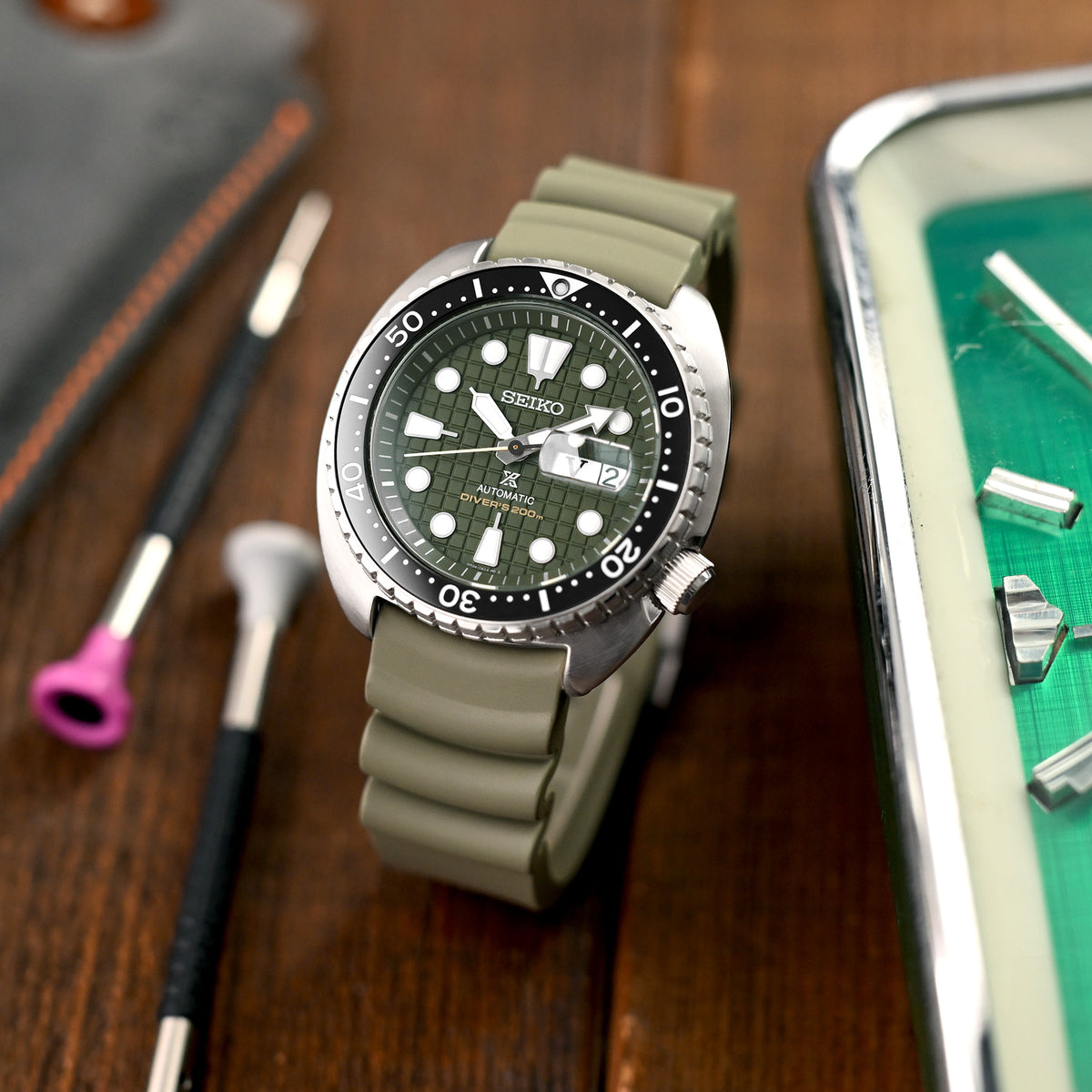 Q.R. Firewave Resilient Curved End FKM rubber Watch Strap, Ash Green 22mm