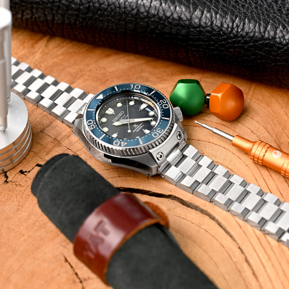 Hexad 22mm Stainless Steel Straight End Bracelet with Ratchet Buckle