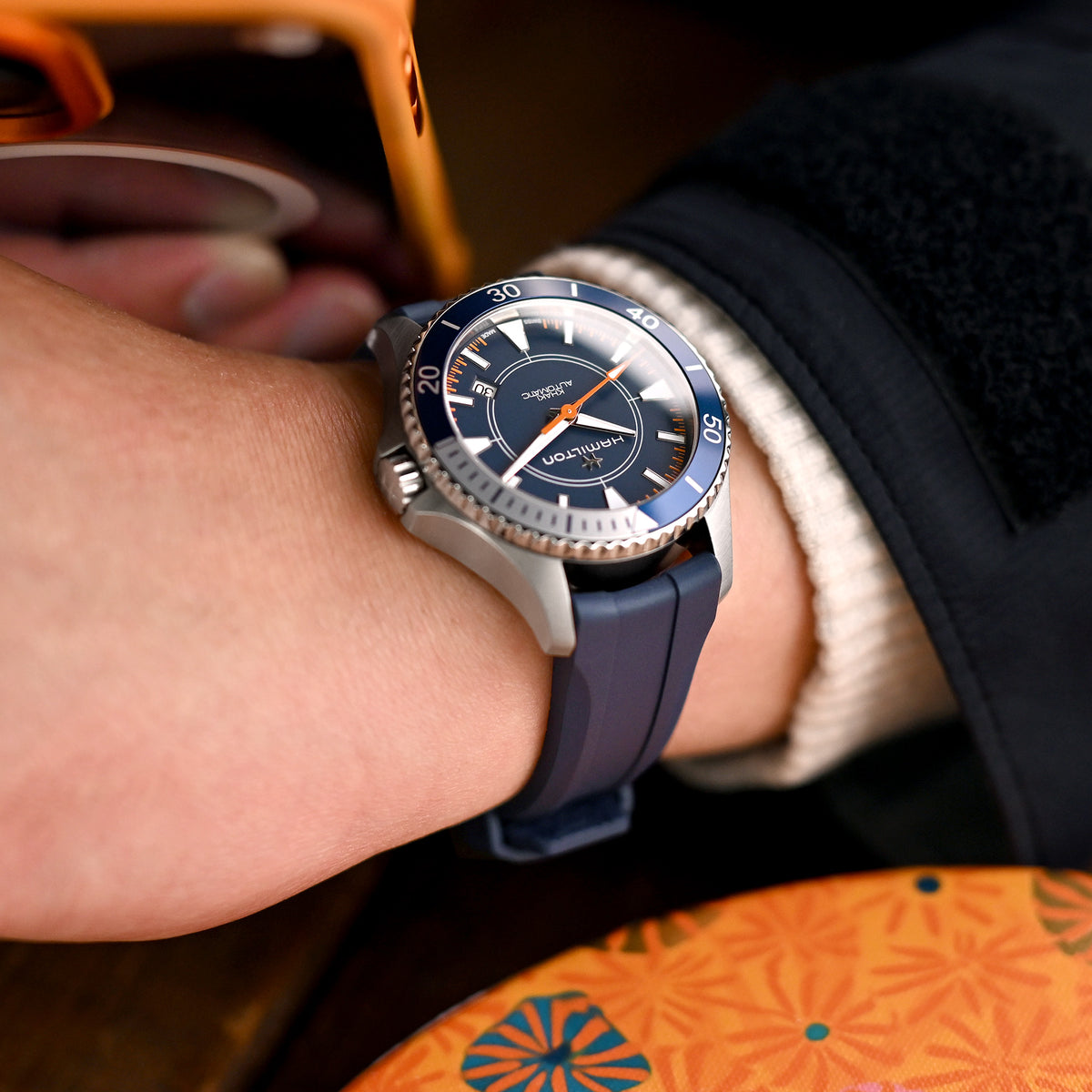 Cinturino in gomma FKM blu navy 20mm con estremità curve