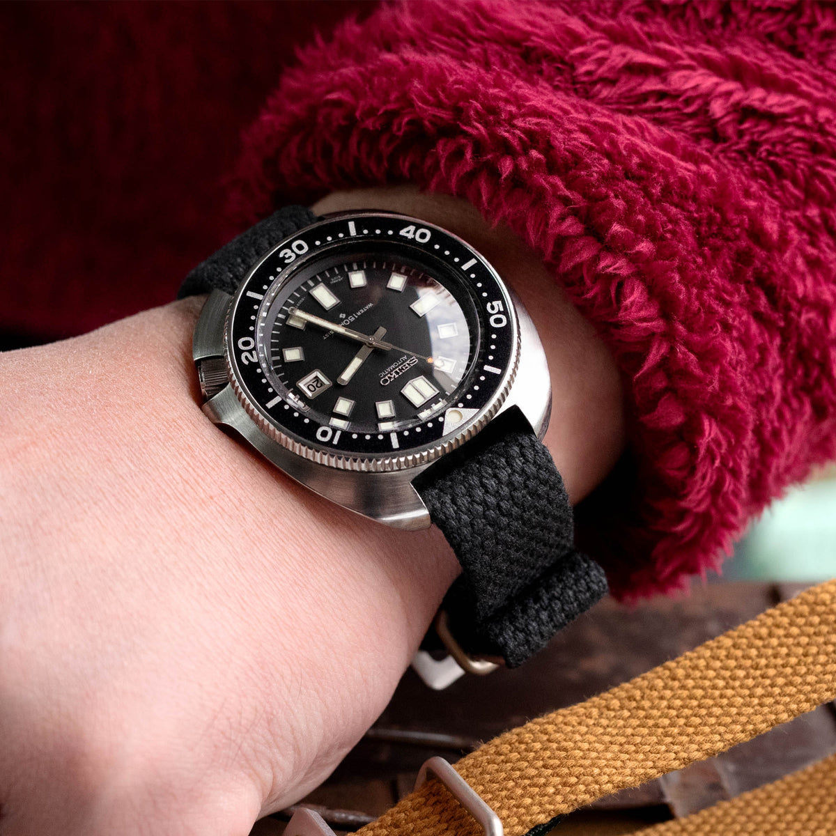 Seiko Vintage 6105-8110 Automatic 150m Diver Watch Strapcode watch bands